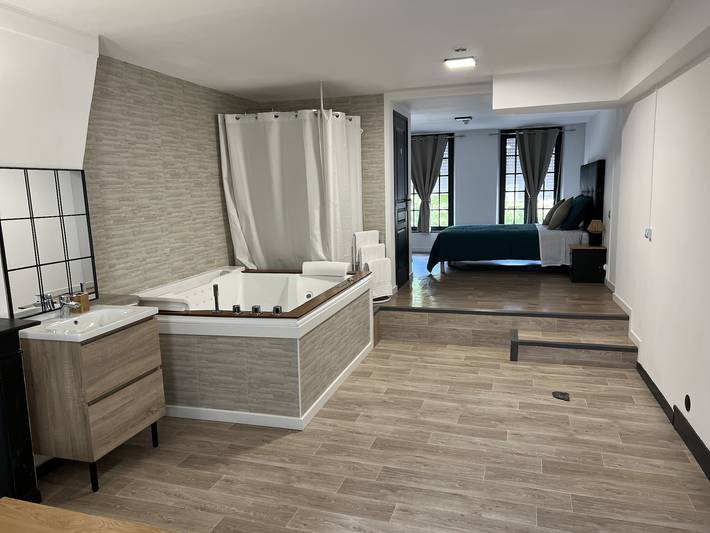 Chambre d’hôte pour 2 personnes, avec Jacuzzi à Amiens