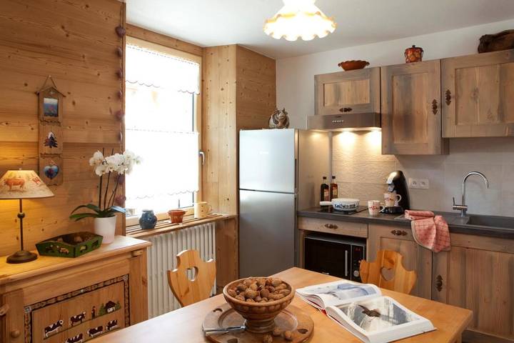 Gîte pour 5 personnes, avec terrasse et jardin, animaux acceptés à Lullin