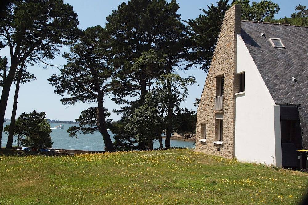 4-Bedroom House - Gulf of Morbihan, 10 minutes from Vannes, right on the water in Séné, Côte des Mégalithes