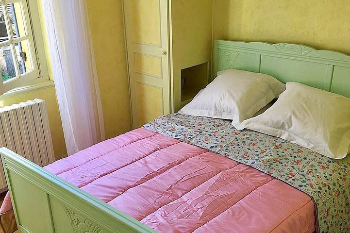 Charmante ferme de 5 chambres, pour les grands groupes et les familles. 12 personnes + bébés in Saint-Vincent-de-Cosse, Périgord Noir