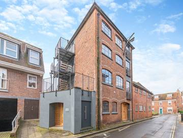 Holiday Rental for 6 People in Chichester, West Sussex, Photo 1