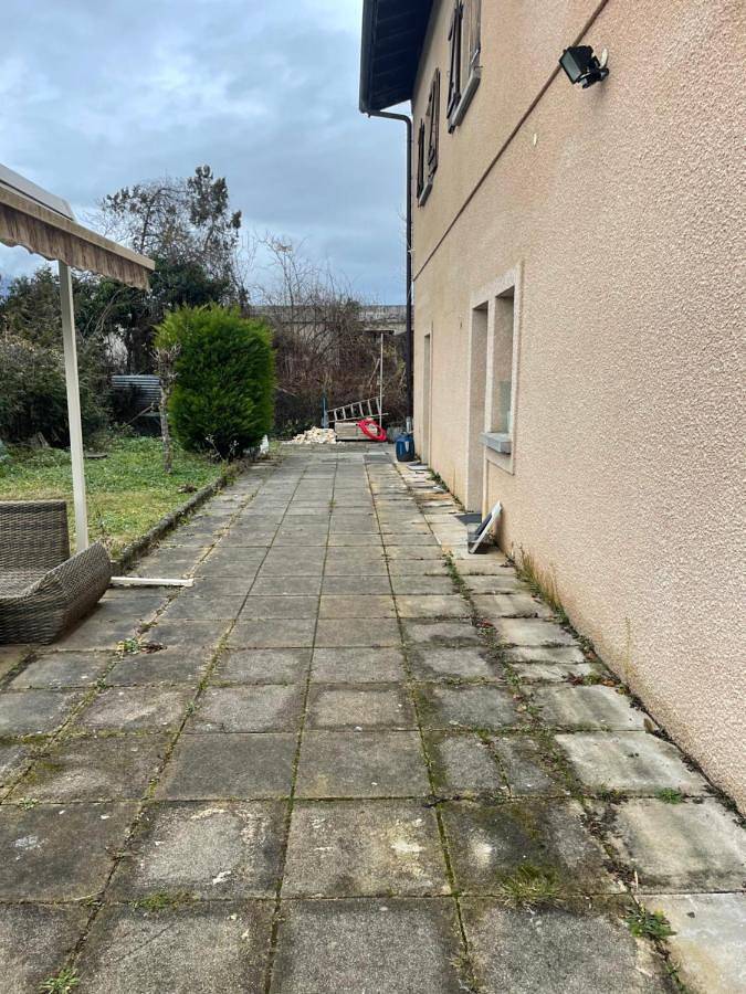 Gîte pour 2 personnes à Saint-Genis-Pouilly - 4