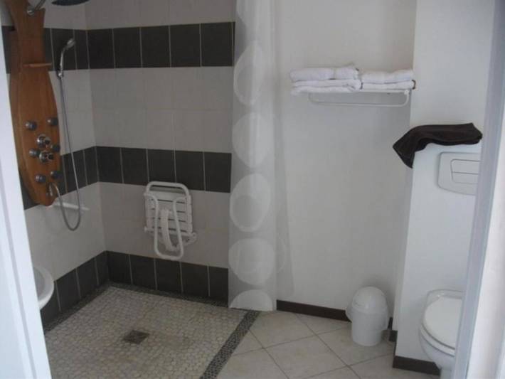 Location de vacances pour 3 personnes, avec terrasse à Rogny-les-Sept-Écluses - 2