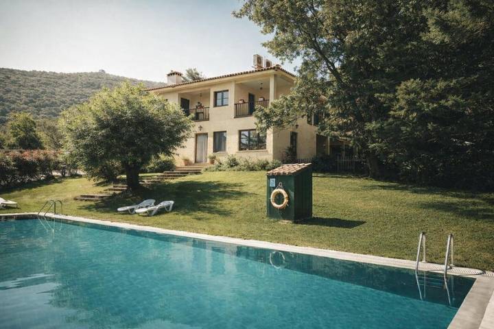 Hotel para 2 personas, con jardín y piscina, Se admiten mascotas en Valle del Jerte - 2