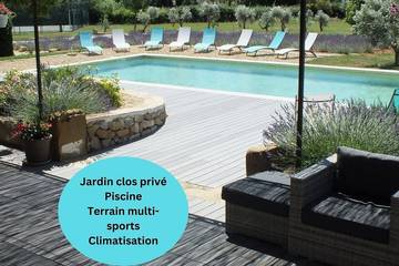 Gîte pour 11 personnes, avec terrasse et jardin à Eyguières