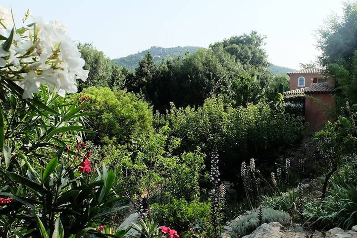 Entire apartment, Independent studio rental Hyeres For 2 Persons (In House) Setting Bucolic in Hyeres, Parc national Port-Cros