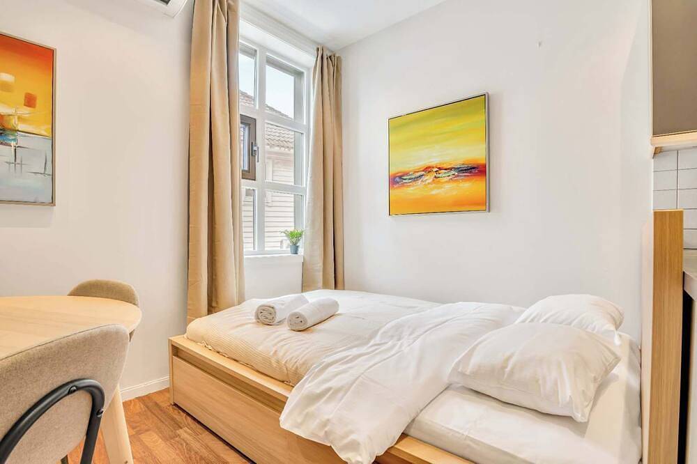 Ganze Wohnung, Heimby - Roomy Studio w Free parking in Bergenhus, Bergen