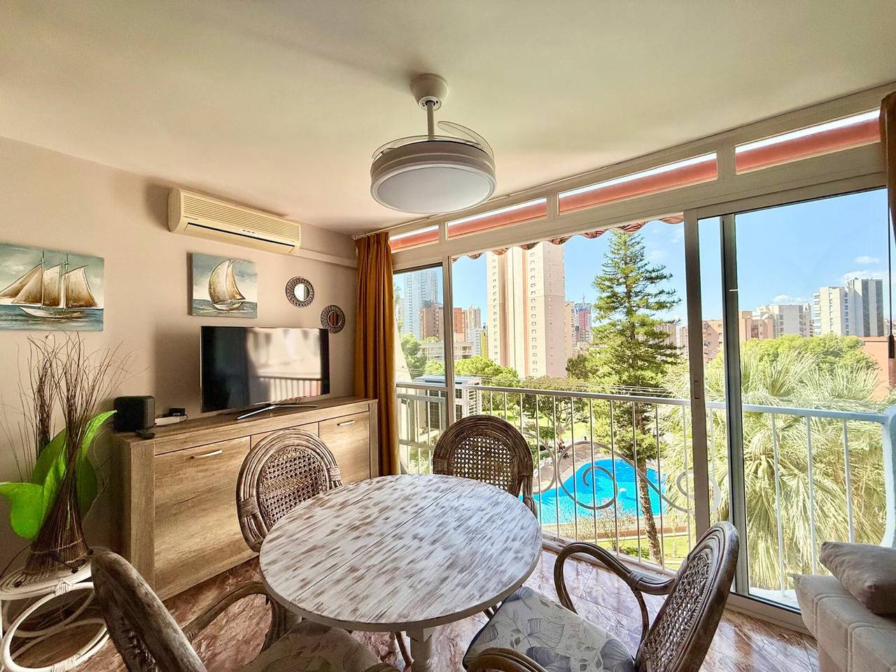 Entire apartment, Modern apartment ideal for families - 4 guests in Benidorm, Costa Blanca