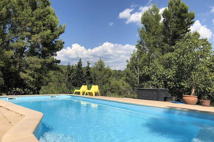 Gîte pour 4 personnes, avec Terrasse et Jardin à Siran