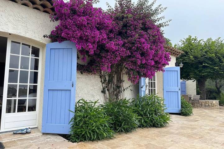 French Riviera, charming and romantic villa southfacing with a scenery view in Le Rouret, Costa mediterránea (Francia)