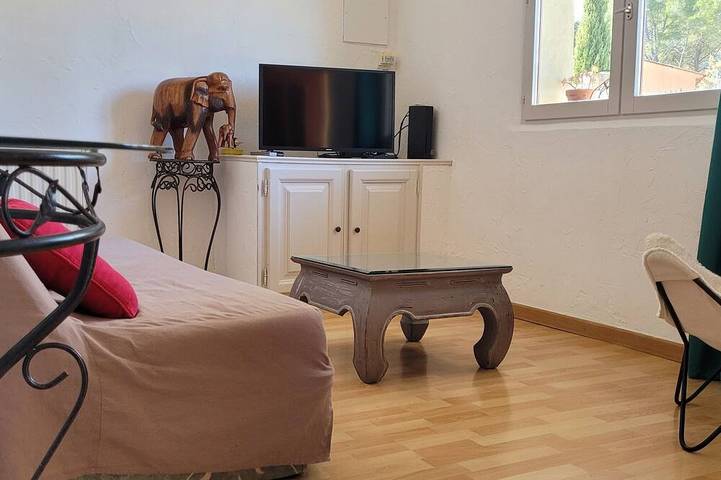 Gîte pour 4 personnes, avec jardin à Trans-en-Provence - 2