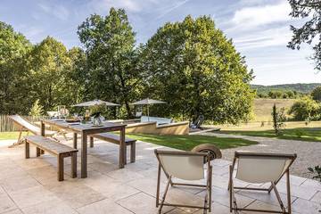 Gîte pour 9 personnes, avec jardin et terrasse à Sorges