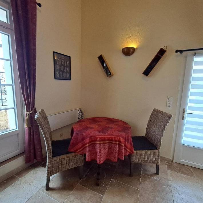 Gîte pour 2 personnes, avec vue et jardin, animaux acceptés à Sablet - 2