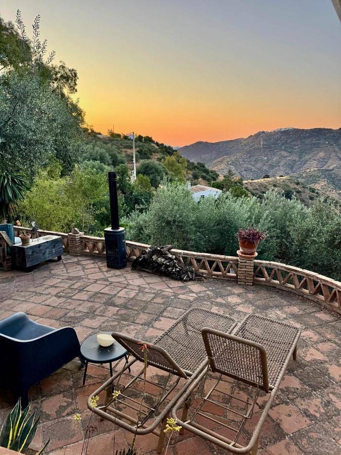 La Casita by Finca Maran met veranda, airco en gedeeld zwembad op kleinschalige Olijf Finca Adults Only in Solano, Colmenar