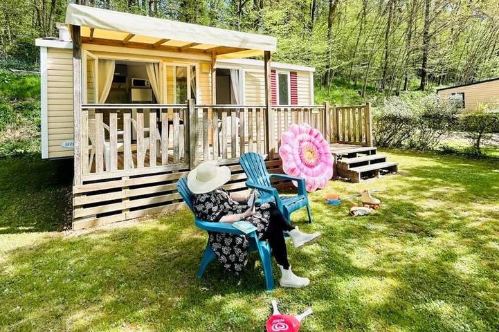 Mobil home pour 5 personnes à Jumilhac-le-Grand