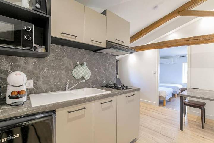 Gîte pour 4 personnes, avec vue et terrasse à Loyettes - 4