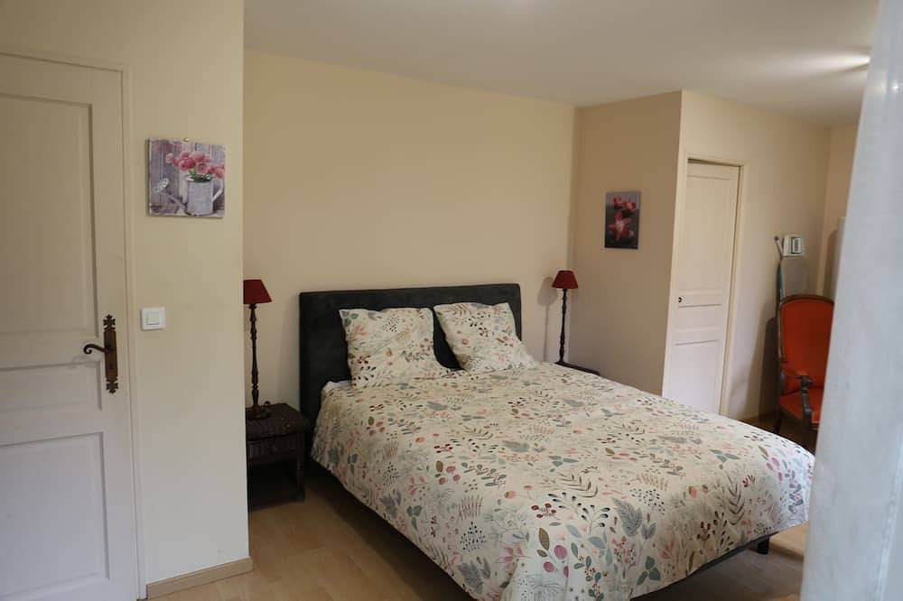 Holiday Rental With Private Heated Pool For Vacation In Dordogne in La Roque-Gageac, Périgord Noir