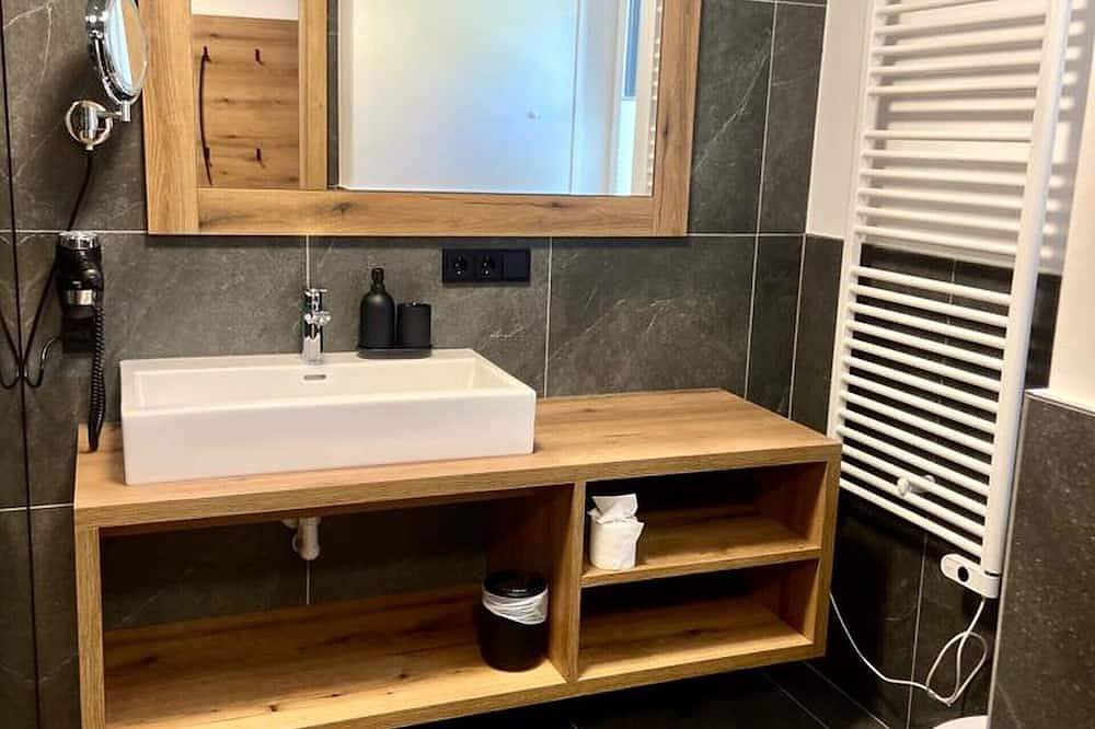 Entire apartment, Bergzeit Appartements in Saalbach, Saalbach-Hinterglemm
