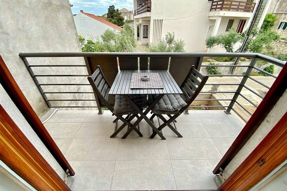 Ganze Wohnung, Studio Appartement mit Balkon Ist in Zadar (Kommun), Otok Ist