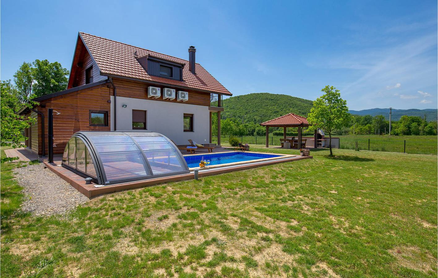Vakantiehuis voor 6 personen met tuin in Gospić, Lika-Senj