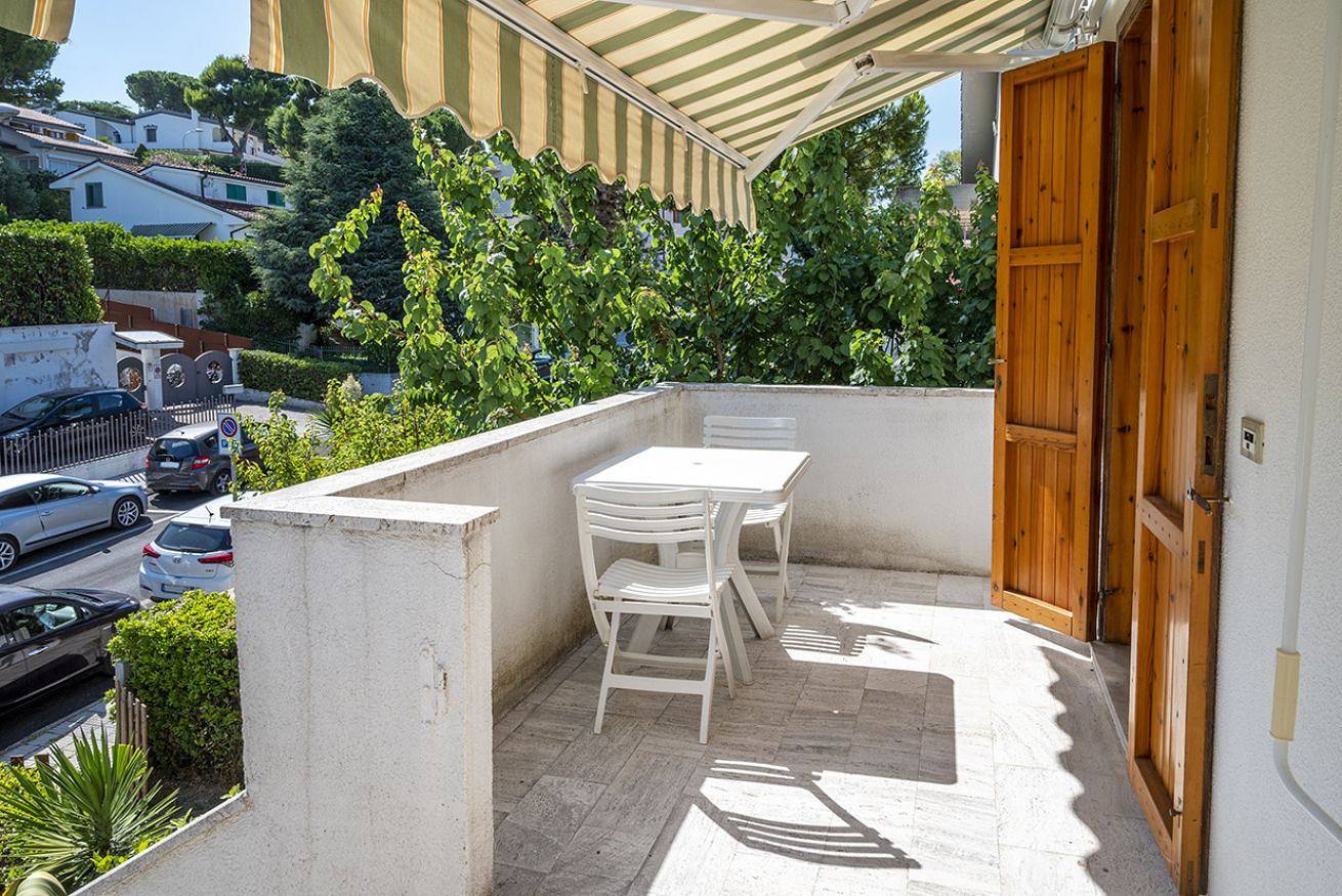 Entire apartment, M370 - Marcelli, delightful studio apartment with terrace in Riviera del Conero