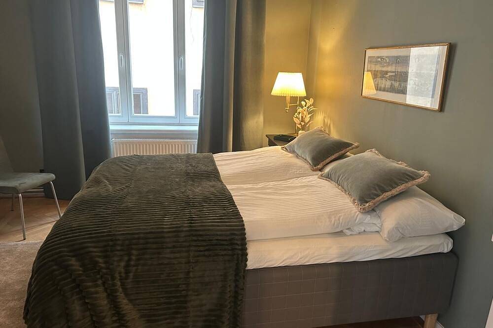 Entire apartment, Luxury 5 bedroom, waterfront apartment in Old Town, next to Royal Palace in Stockholm, Swedish Baltic Sea