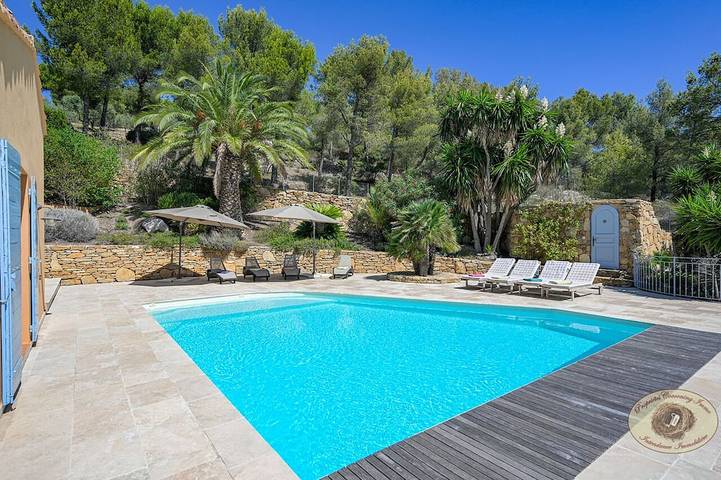 Villa pour 10 personnes, avec balcon et jardin à Bandol