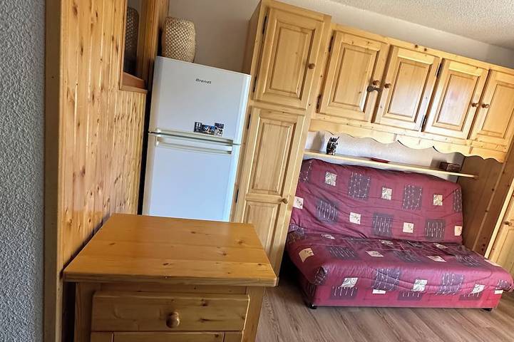 Entire apartment, Apartment Valmeinier 1800 at the foot of the slopes in Valmeinier, Saint-Jean-de-Maurienne region