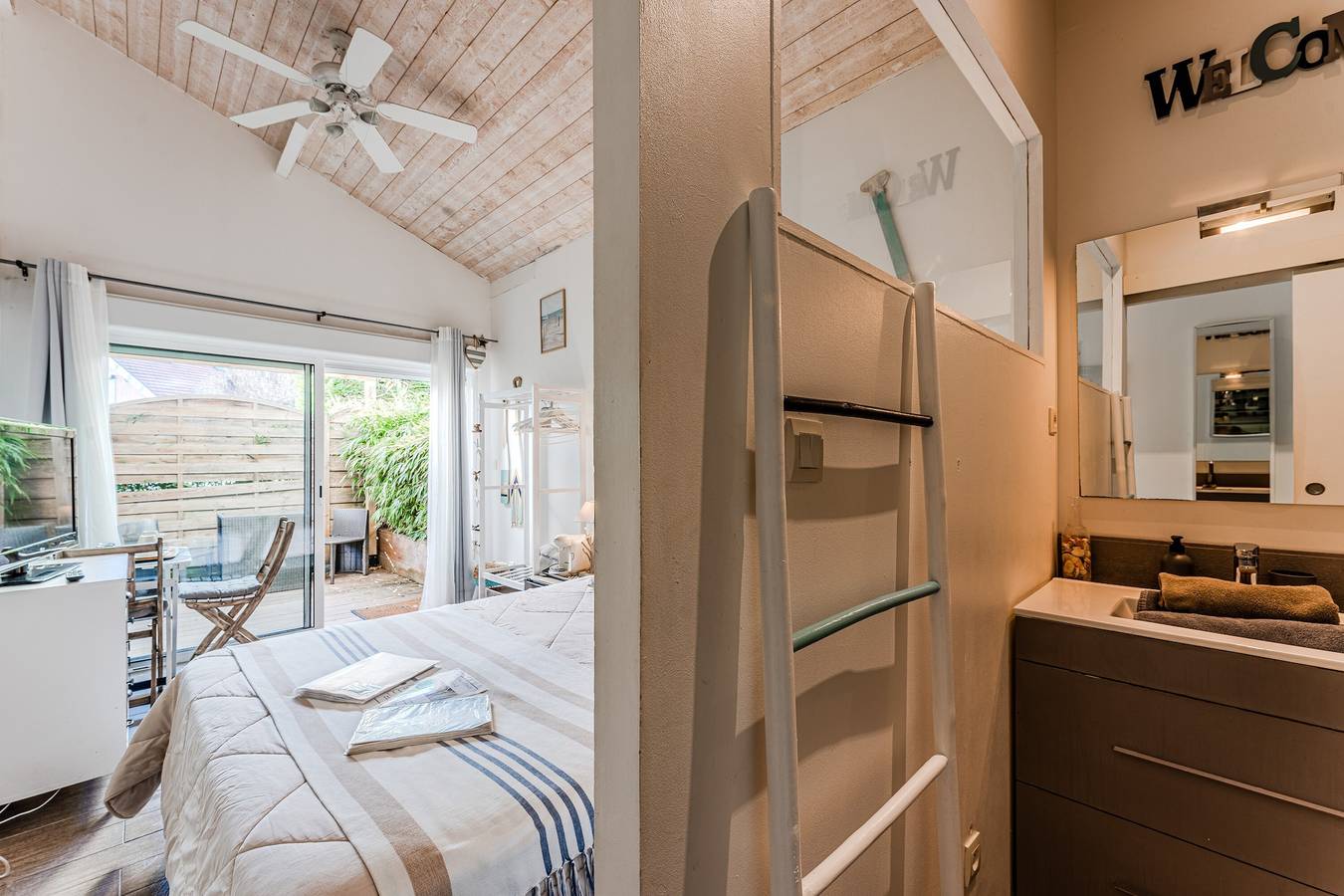 Bed and Breakfast 'Tikeau' con piscina compartida, terraza privada y Wi-Fi in Gujan-Mestras, Region de Arcachon