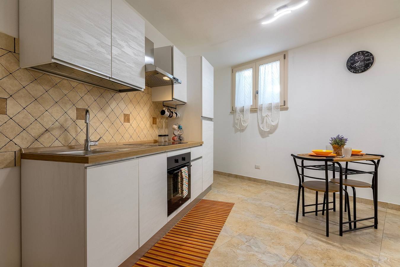 Estudio entero, Estudio 'L'Angolo Monolocale- Porto Torres' con Terraza Compartida, Wi-Fi y Aire Acondicionado in Porto Torres, Provincia de Sassari