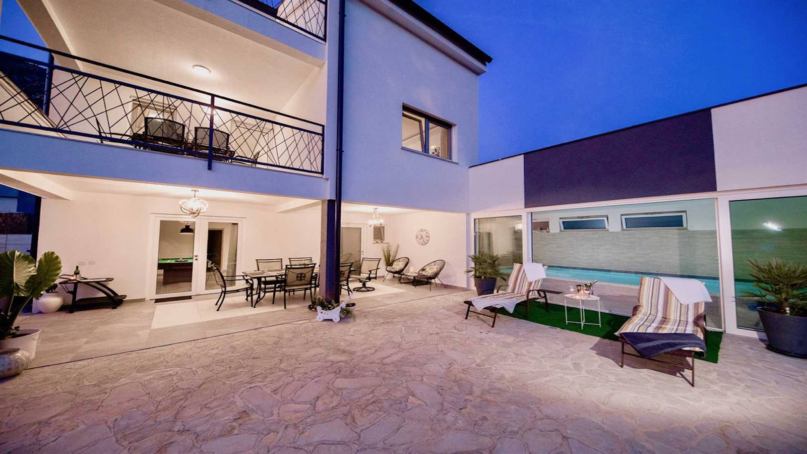 Villa Lake &amp; Sea - met 4 slaapkamers voor 8 personen en een binnenzwembad in Tribalj, Primorje-Gorski Kotar