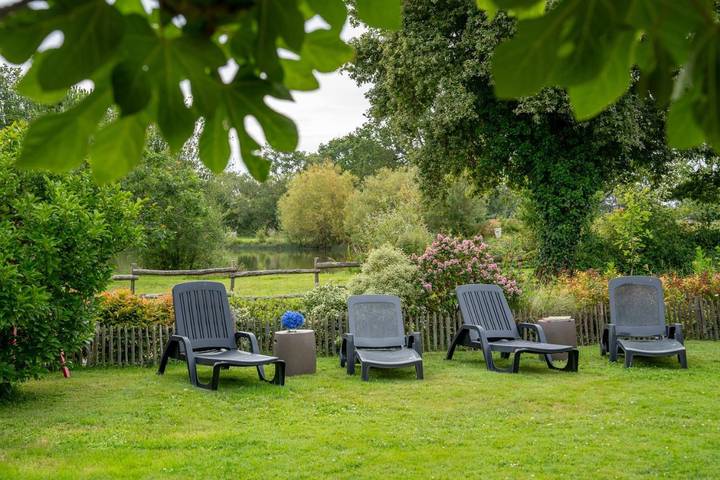 Location de vacances pour 14 personnes, avec Balcon et Terrasse ainsi que Piscine et Vue sur le lac à Saint-Christophe-du-Ligneron - 2