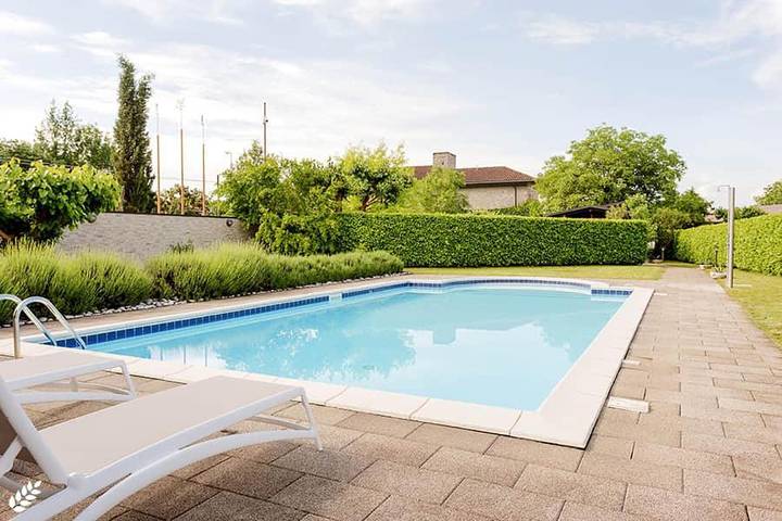 Location de vacances pour 5 personnes, avec vue ainsi que piscine et jardin à Faedis - 4