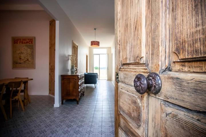 Location de vacances pour 4 personnes, avec balcon et vue à Boutenac