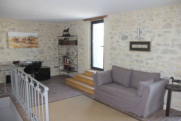 Location de vacances pour 8 personnes, avec terrasse à Milhaud - 3