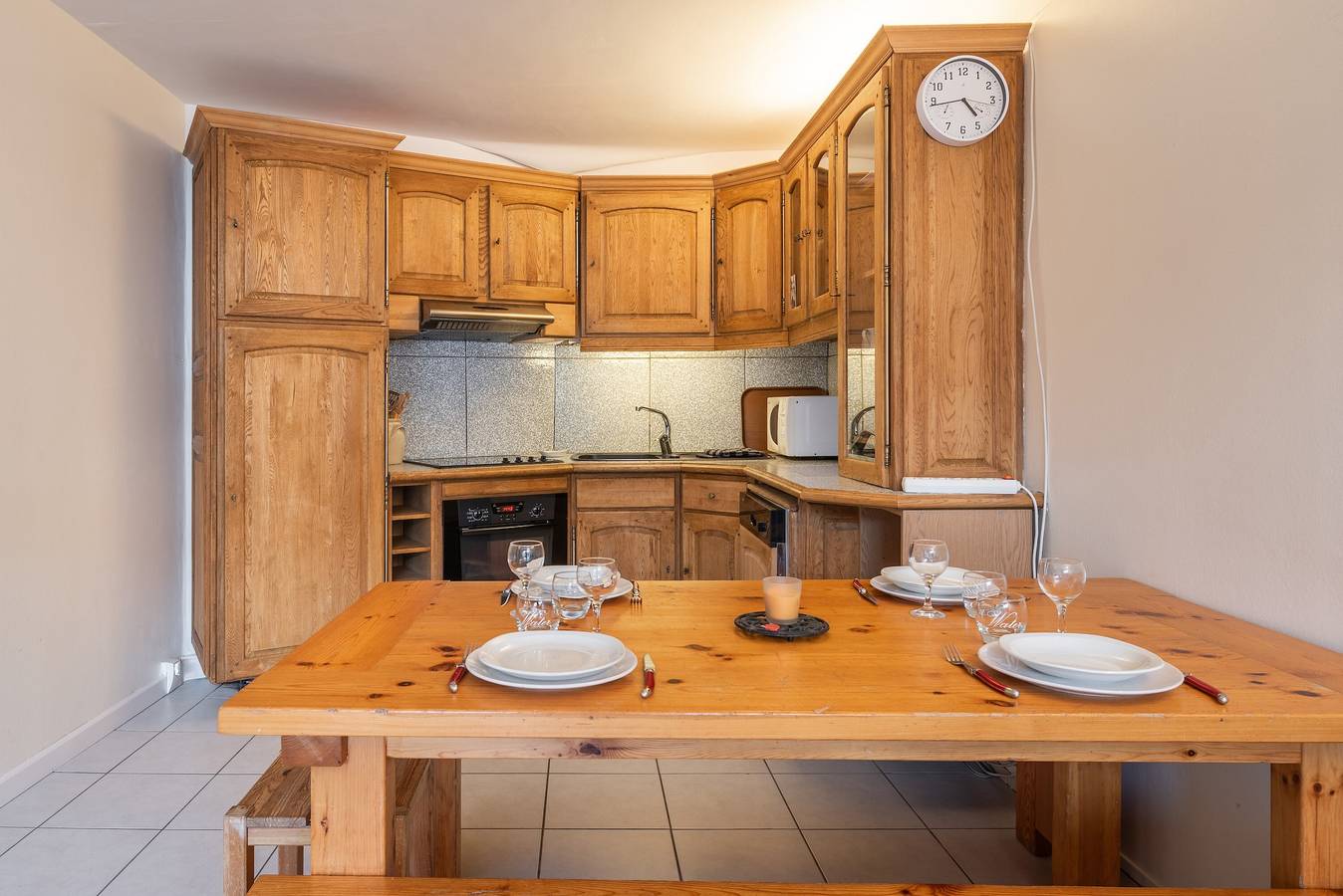 Appartement entier, Appartement « À l’orée des sapins, skis aux pieds » avec vue montagne, jardin partagé et balcon in Villard-de-Lans, Parc naturel régional du Vercors