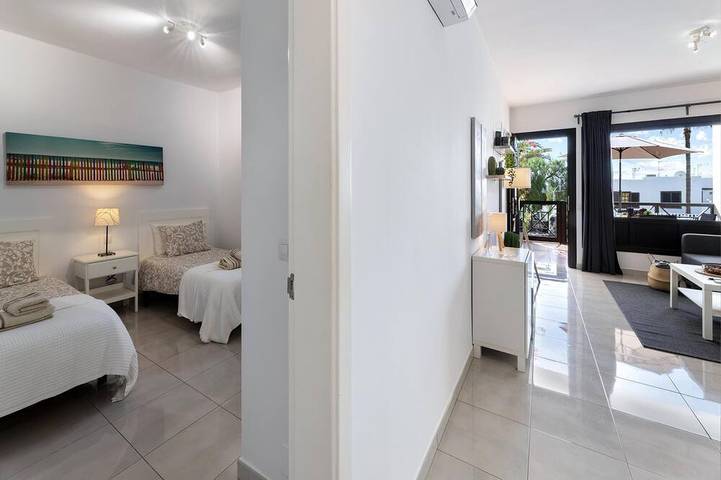Ganze Wohnung, Schöne 2 Schlafzimmerwohnung hat sich auf der Seeseite niedergelassen in Puerto del Carmen, Tías