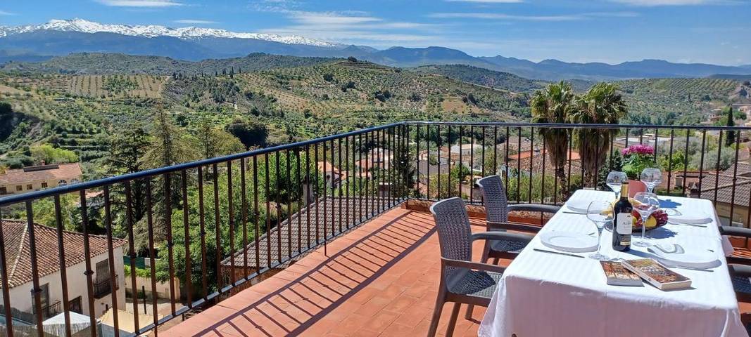 Chalet para 15 personas, con vistas además de piscina y jardín, Se admiten mascotas en Vega de Granada - 4