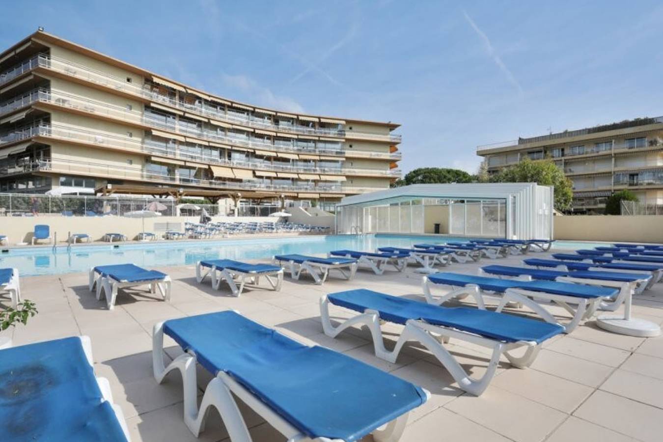Studio entier, 06U - Beau studio en résidence - piscine et tennis in Saint-Laurent-du-Var, Côte méditerranéenne (France)