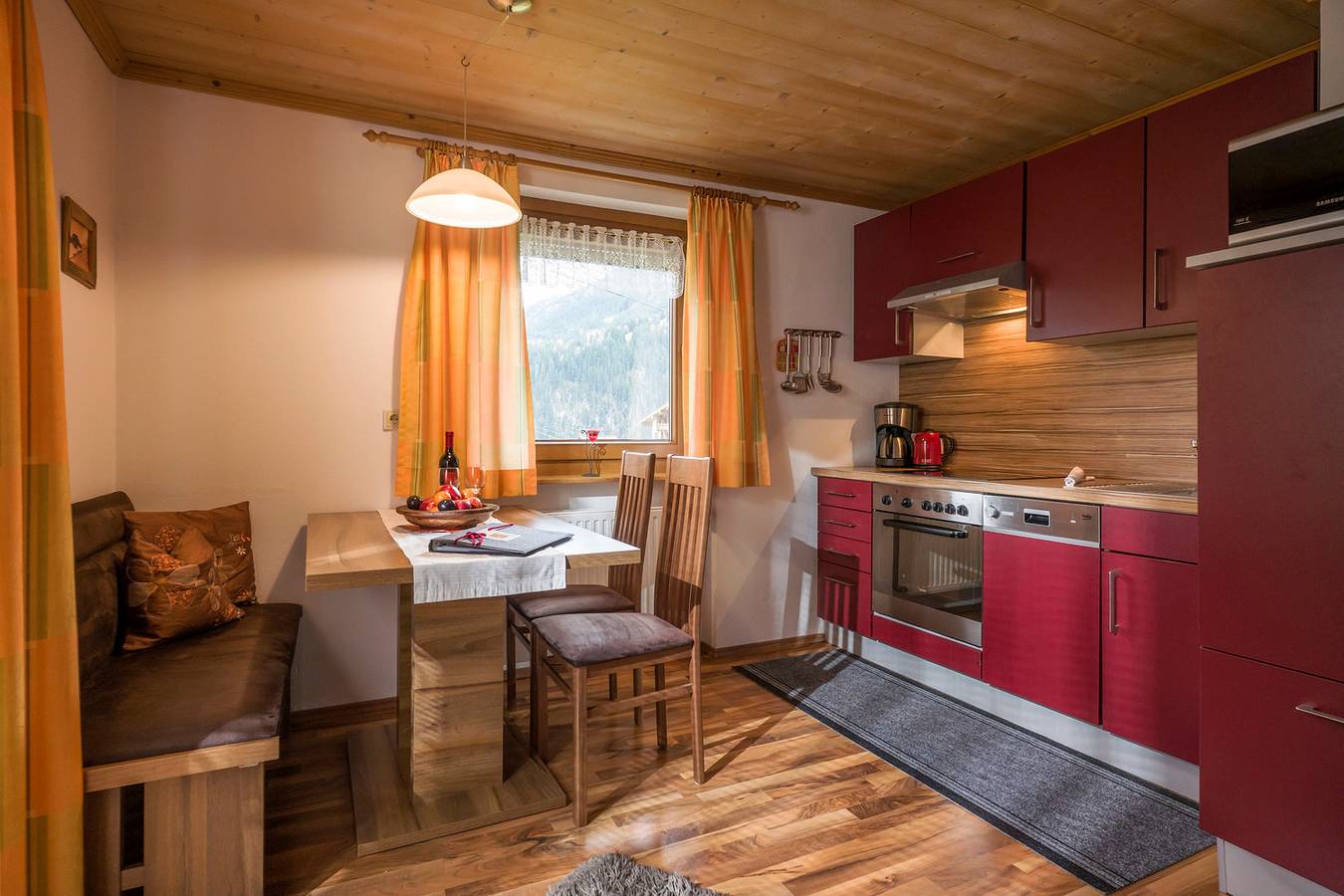 Geheel vakantieappartement, Vakantieappartement voor 3 personen met sauna in Finkenberg, Zillertaler Alpen