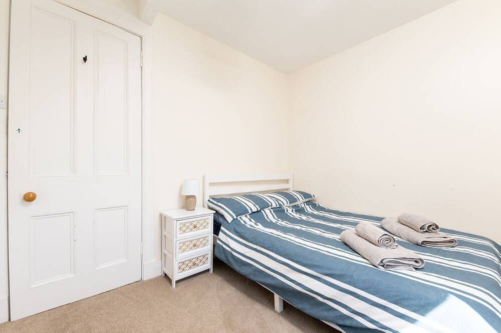 Seaview House - A Traditional Home by the Beach in Nairn, Highlands