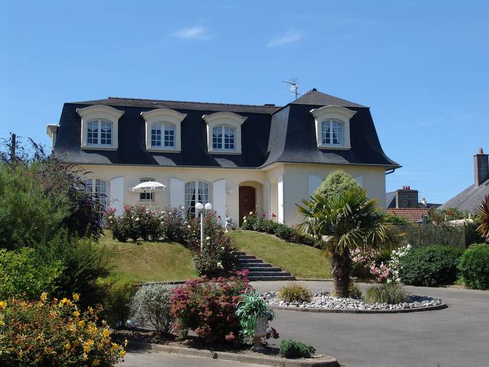 Chambre d'hôtes 'La Mansardière - Chambre 1' avec jardin commun et Wi-Fi in Cancale, Baie du Mont-Saint-Michel