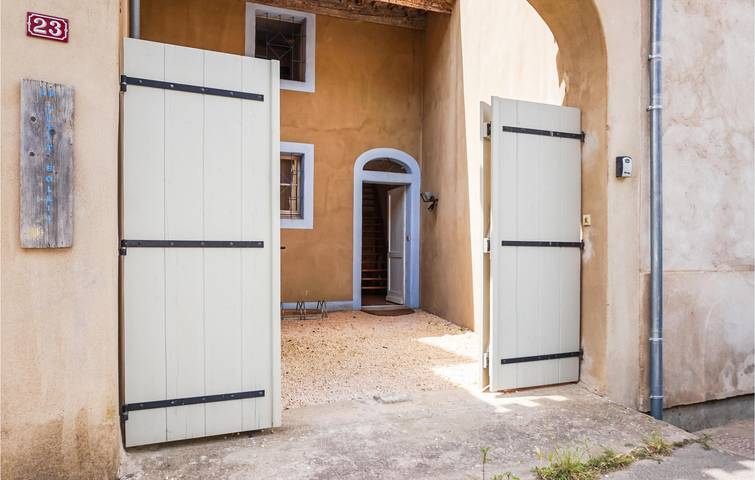 Location de vacances pour 8 personnes, avec piscine ainsi que jardin et terrasse, animaux acceptés à Siran