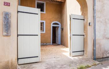 Gîte pour 8 personnes, avec piscine ainsi que jardin et terrasse, animaux acceptés à Siran