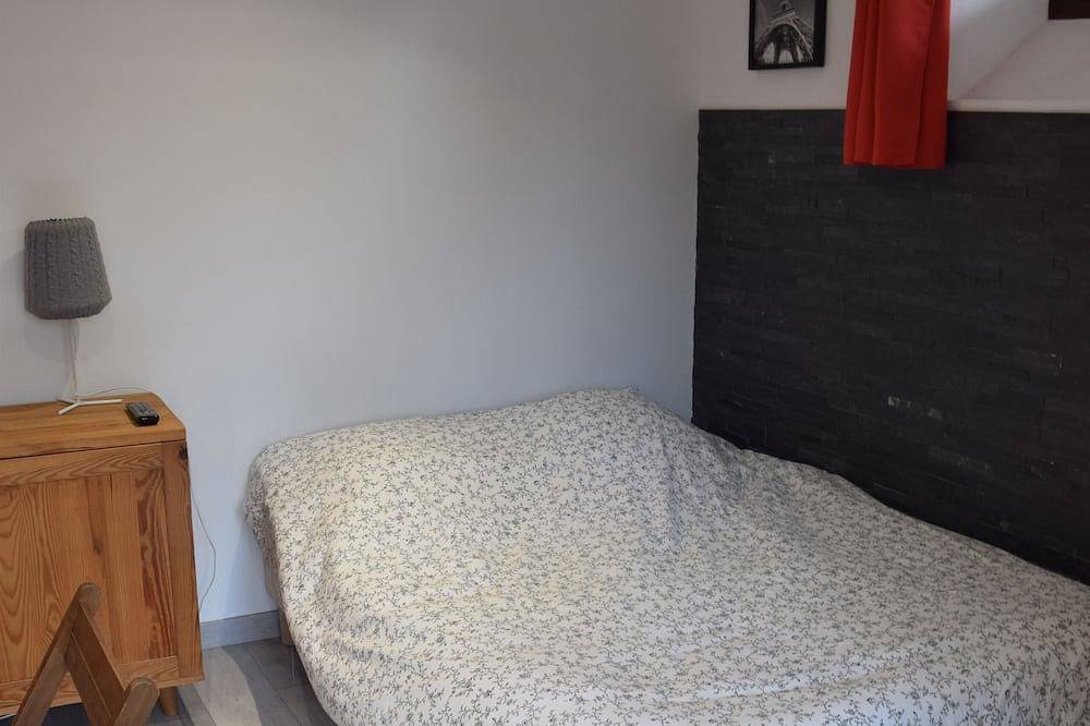 Apartamento entero, Studio in family home close to university and town center in Chambéry, Chambéry region