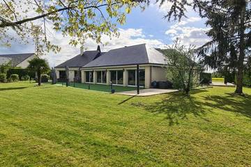 Location de vacances pour 14 personnes, avec piscine et jacuzzi, animaux acceptés à Saint-Cyr-sur-Loire