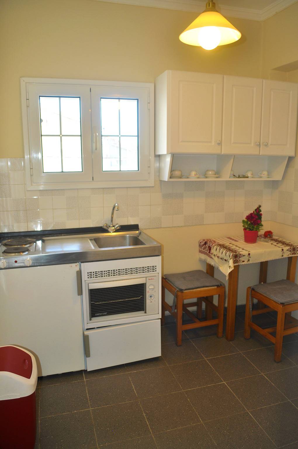 Entire apartment, Holiday Studio Apartments "yannis" on the beach of Agios Gordios in Corfu in Agios Gordios, Corfu