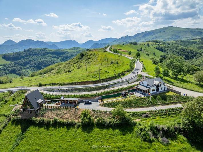 Location de vacances pour 14 personnes, avec sauna ainsi que vue et terrasse à Alba (Romania)