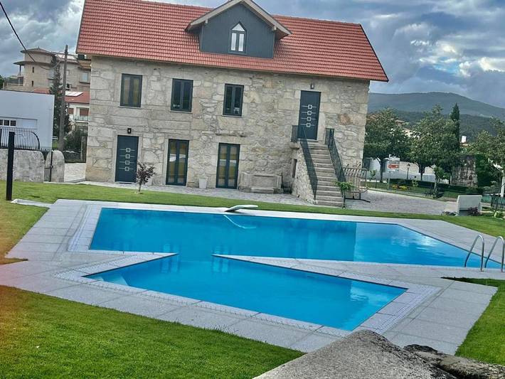 Location de vacances pour 2 personnes, avec Balcon et Terrasse ainsi que Jardin et Bassin pour enfant à Mondim de Basto