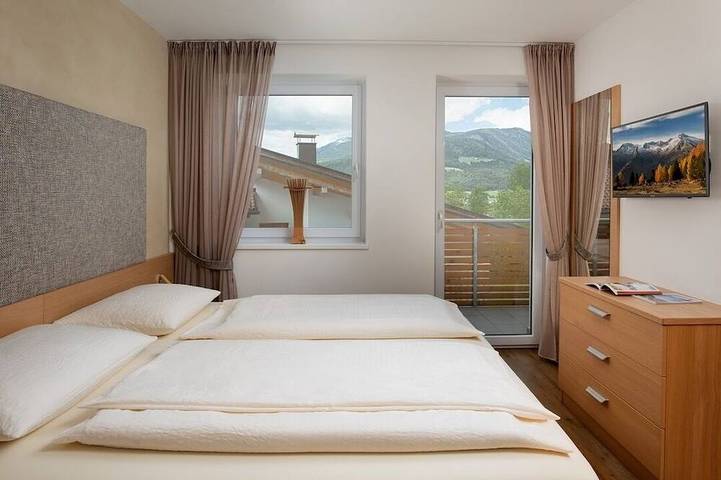 Ferienwohnung für 4 Personen, mit Pool und Garten sowie Sauna und Whirlpool in Reischach Südtirol - 2